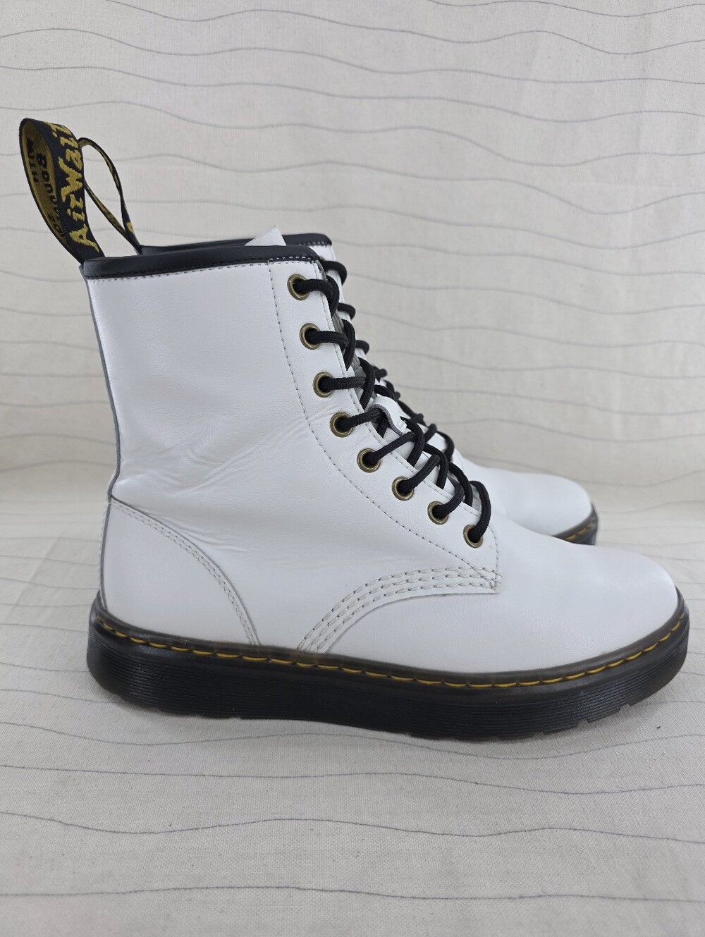 Dr. Martens Womens Zavala White Leather Lace-Up Boots Shoes AW004 Size 8